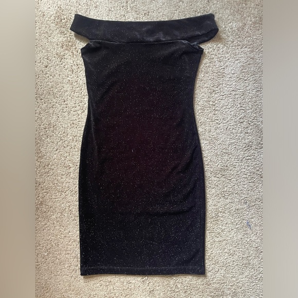 Forever 21 black & silver sparkle velvet off the shoulder mini dress size medium - Picture 2 of 2